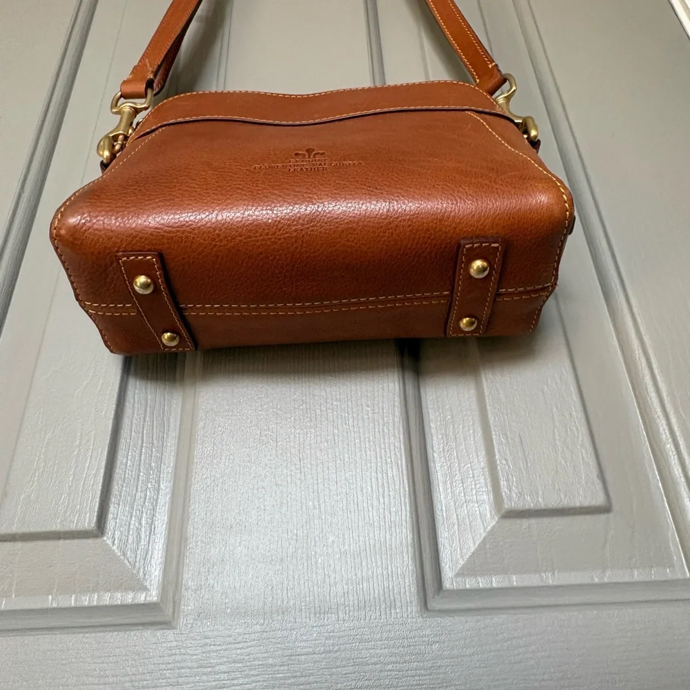 Dooney & Bourke Florentine Cameron Crossbody Bag Brown Leather - Picture 7 of 11